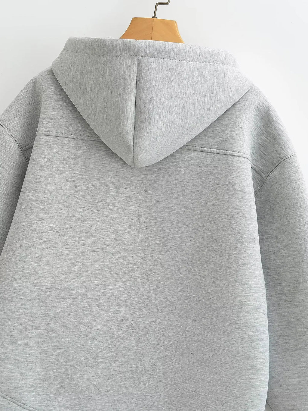VEUGER MODEHOUS - Lätt och avslappnad zip-jacka