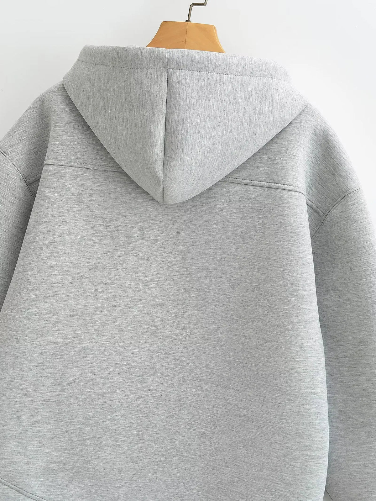VEUGER MODEHOUS - Lätt och avslappnad zip-jacka